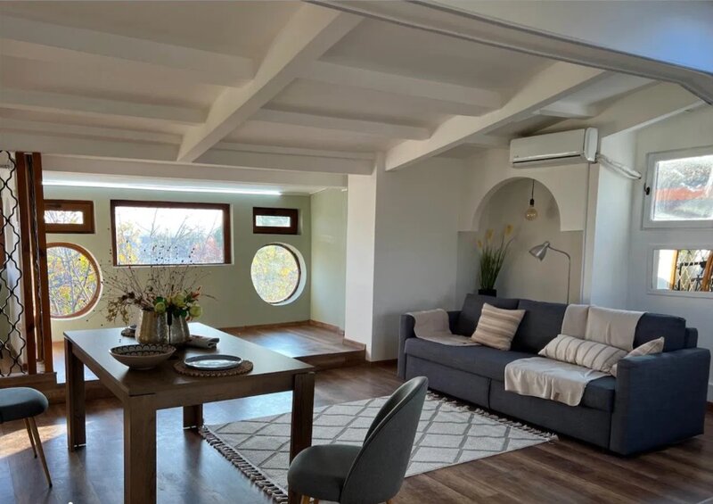 Jolie Ville, Erou Iancu Nicolae