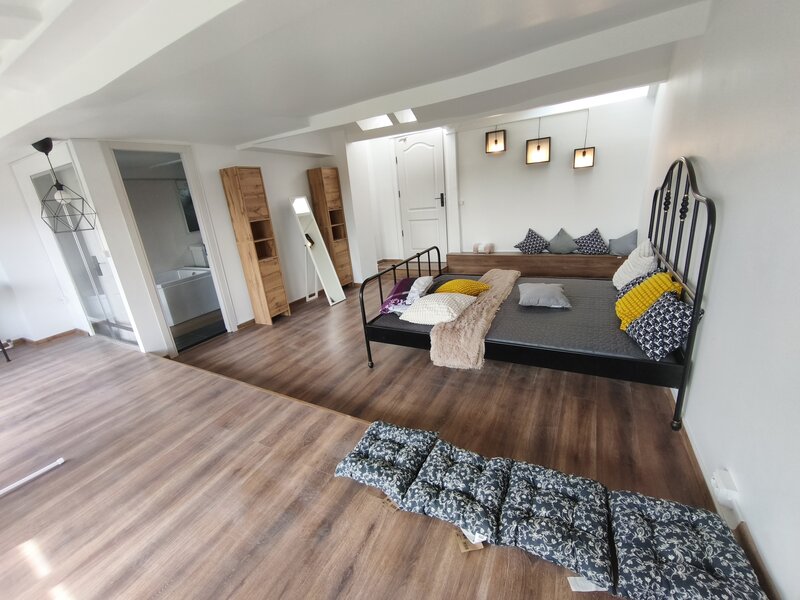 Jolie Ville, Erou Iancu Nicolae